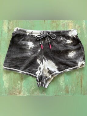 Lisa Todd Black & White Tie-Dye beachin Lounge Shorts